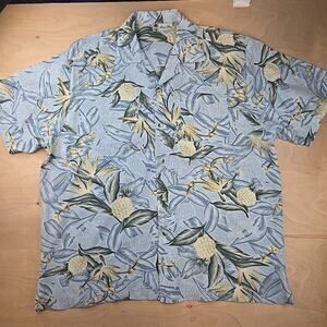 Island Blue Men's Button Blue Short Sleeve Hawaiian XL Pineapples Floral